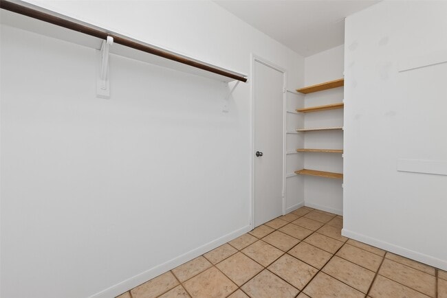 Building Photo - 17634 Huntersglen Cir