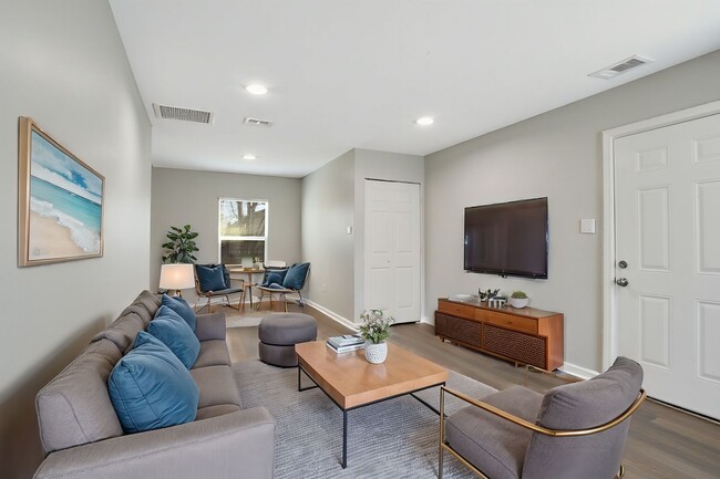Building Photo - 6205 Lovett Ave Unit 6205 Lovett avenue - #L