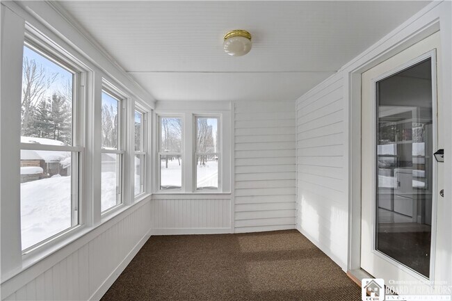 Photo - 101 Valley St