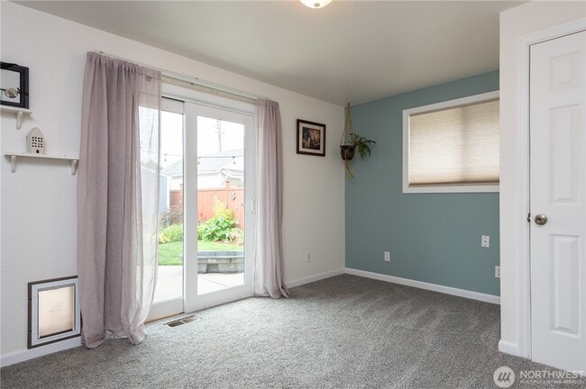 Photo - 314 Pike St NE