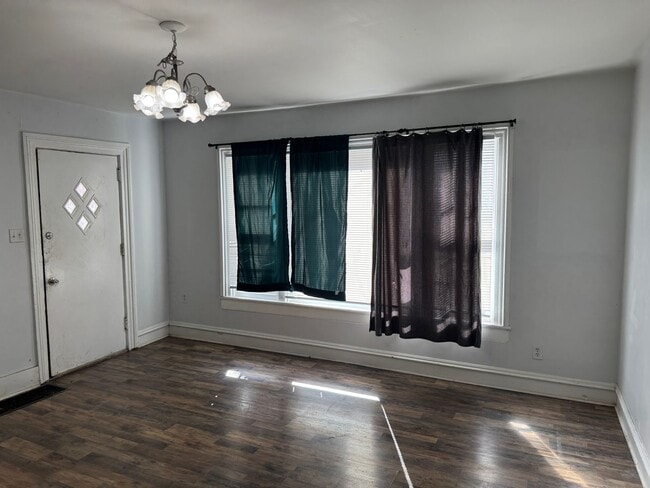 Photo - 1709 Francis St