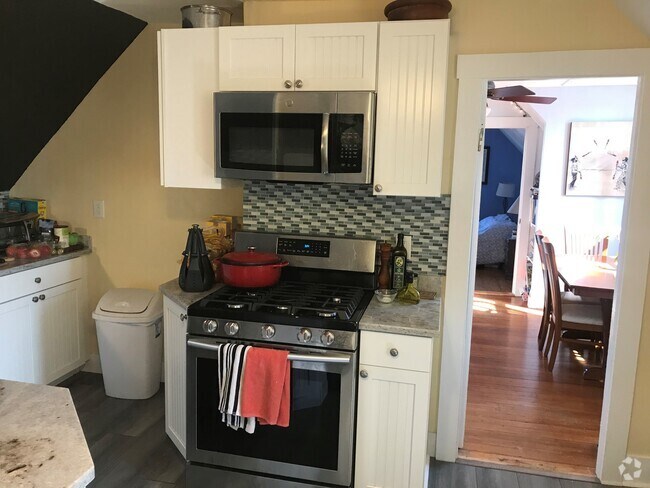Building Photo - 12 Hancock St Unit 3 Rental