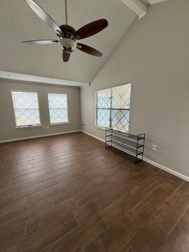 Photo - 1718 Bennetts End