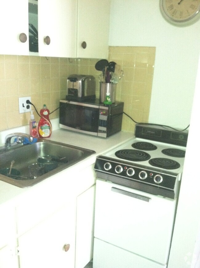 Building Photo - 77 Bradeen St Unit 6 Rental