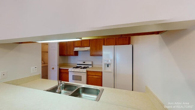 Photo - 2795 S Knightsbridge Cir