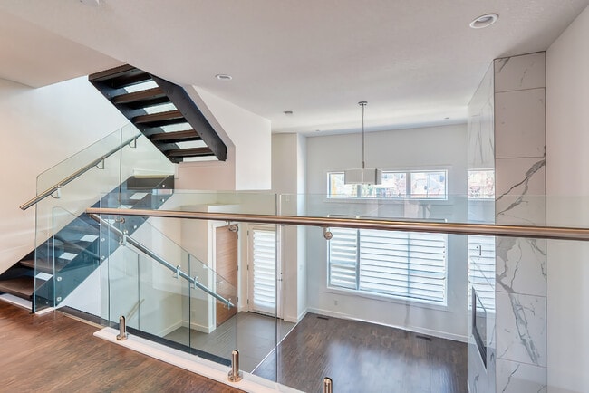 Photo - 1530 Bayside Ave SW