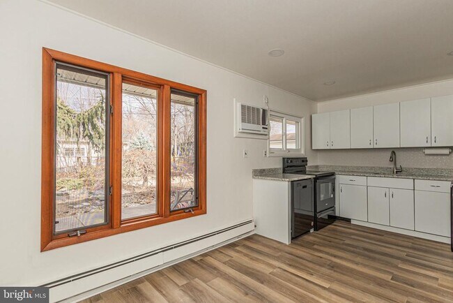 Photo - 131 Hedge Rd