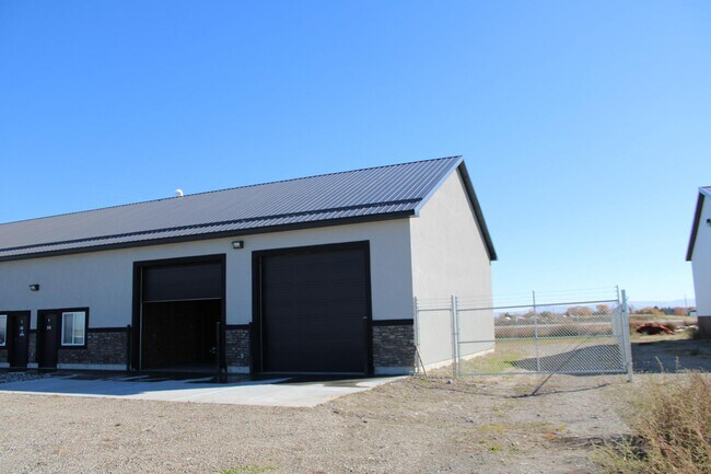 Photo - 57 W 465 N
