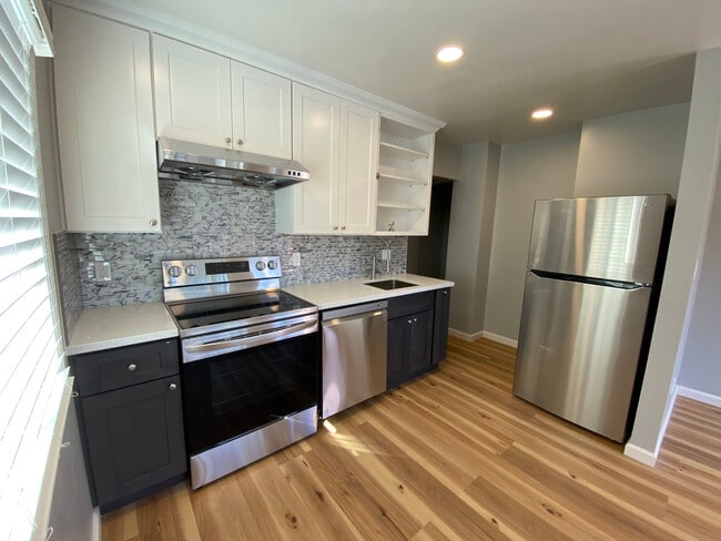 Building Photo - 6021 El Dorado St Unit NA