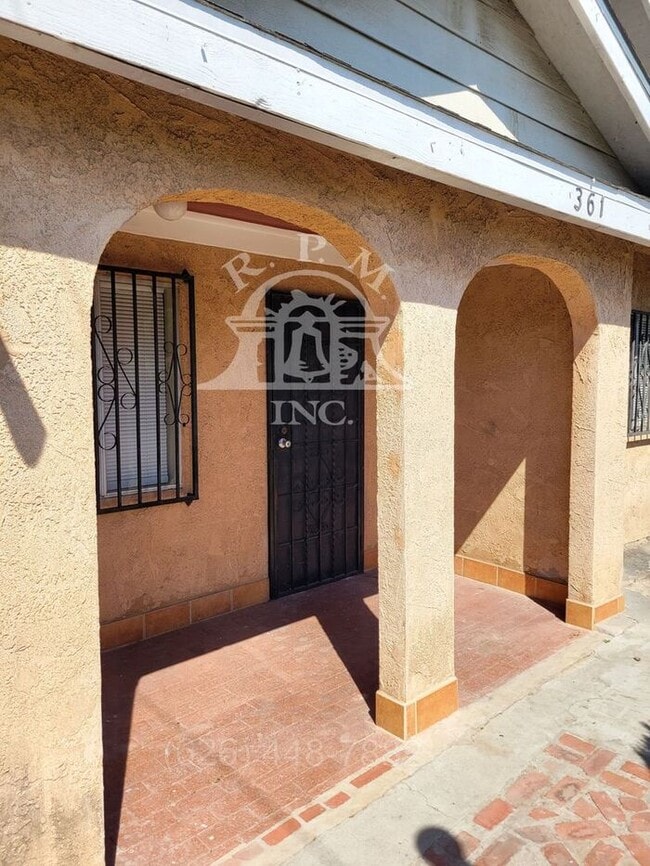 Photo - 3 Bedroom House With Plenty of Parking and Large Yard in Los Angeles, CA.