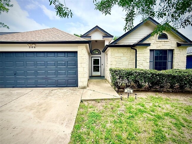 Building Photo - 206 Sunshadow Dr