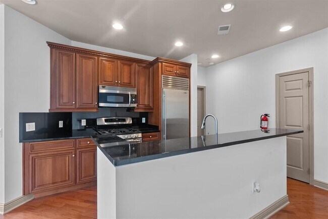 Photo - 7400 River Rd Unit 438