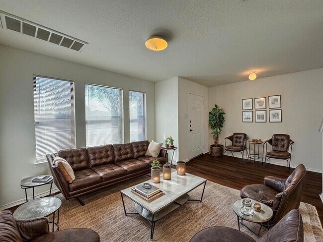 Photo - 2013 Rim Rock Dr