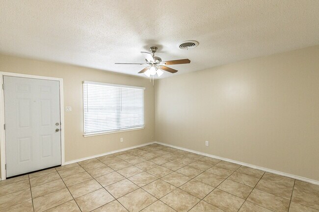 *FREE FIRST MONTH'S RENT* Three Bedroom Home in Quiet Neighborhood