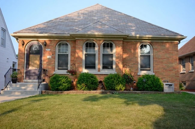 Building Photo - 2934 S 46th St