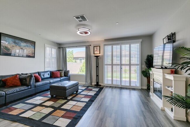 Photo - Furnished 5-Bedroom Home with Two Primary Suites