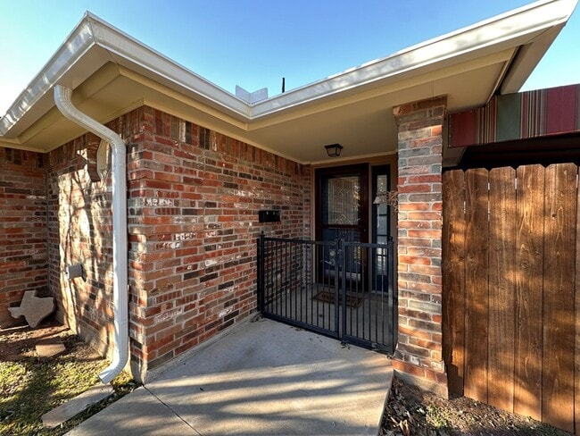 Photo - 4230 Green Meadow Dr