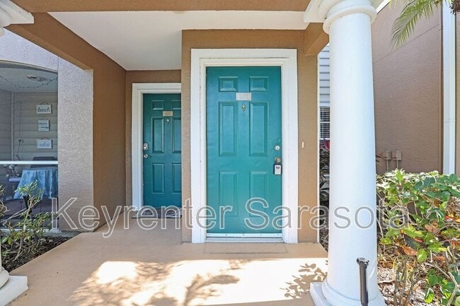 Photo - 8809 Manor Loop