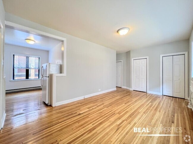Building Photo - 1 bedroom in CHICAGO IL 60613 Unit E1 Rental