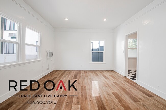 Building Photo - 1818 Whitley Ave