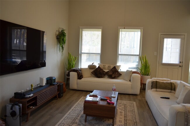 Photo - 27094 Grey Fox Run