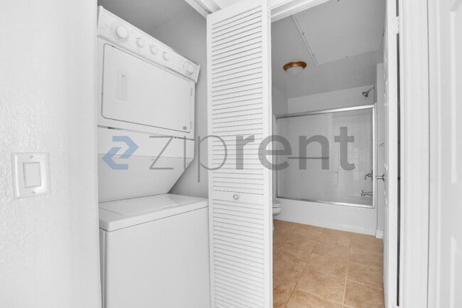 Photo - Unit 3515