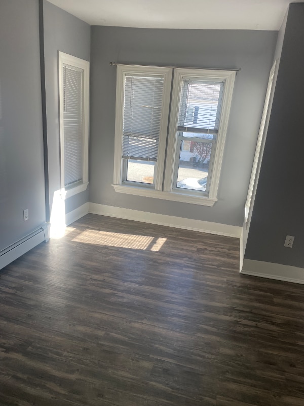 Photo - 118 N Main St