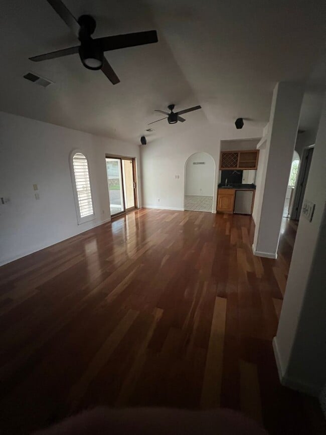 Photo - Executive Rental