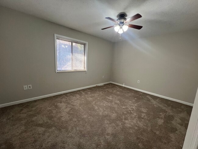 Photo - 500 Winchester Ave Unit B2