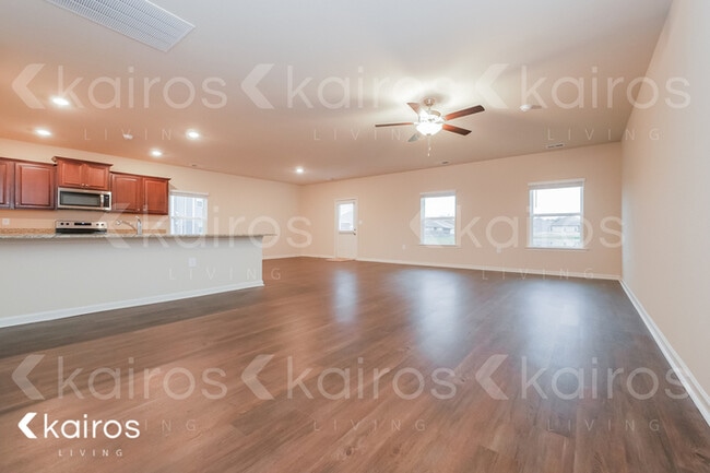 Photo - 1041 Pilgrim Ln