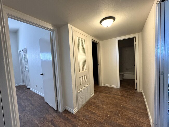 Photo - 777 Clouse Dr