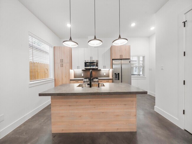 Photo - 7031 Avenue N