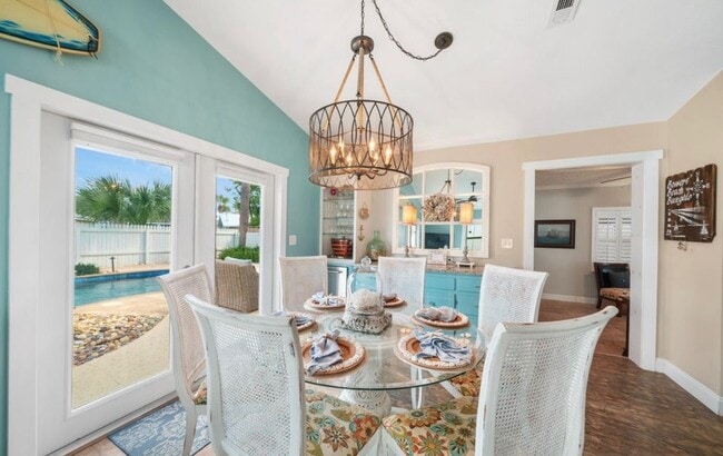 Photo - 613 W Caladium Cir