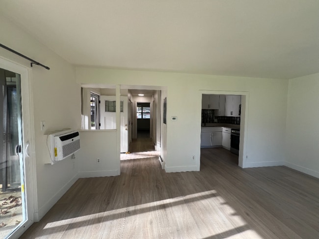 Photo - 705 E Drake Rd