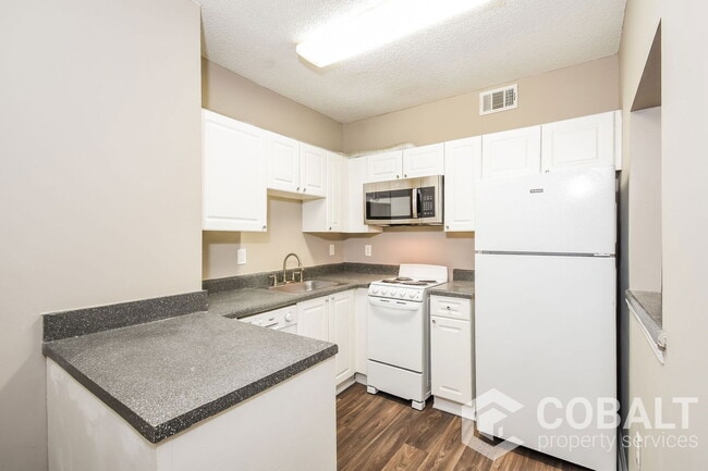 Photo - 987 Collier Rd NW Unit M