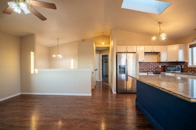 Building Photo - 5961 Springfield Rd Rental