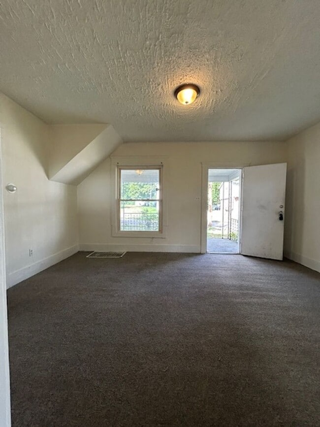 Photo - University Park 5BR/2BA—Walkable to UA, Fl...