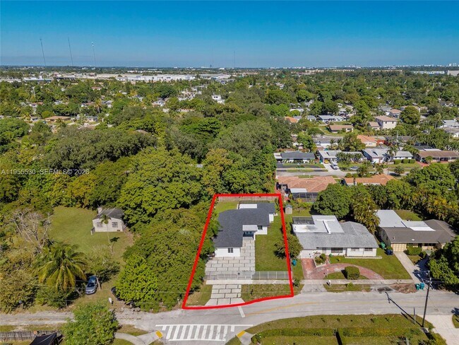 Photo - 651 NE 172nd St