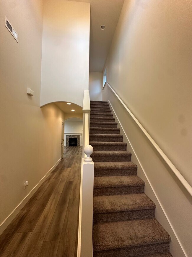 Photo - 21190 Darnel Ave