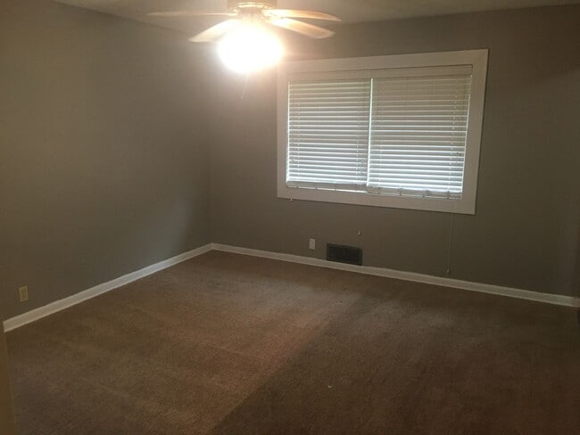 Photo - 3 Bedroom / 2 Bath Home Located Minutes from Downtown Lowell!