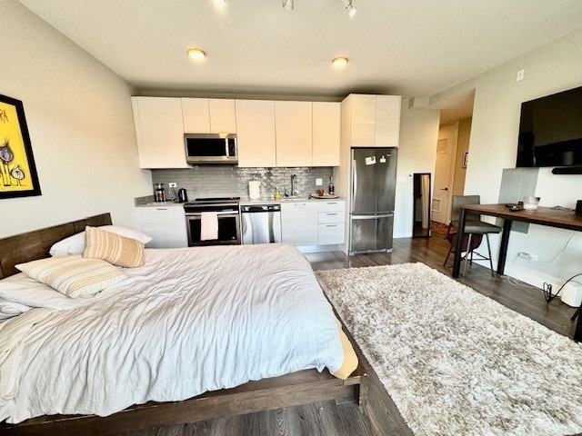 Photo - 2407 W Eastwood Ave