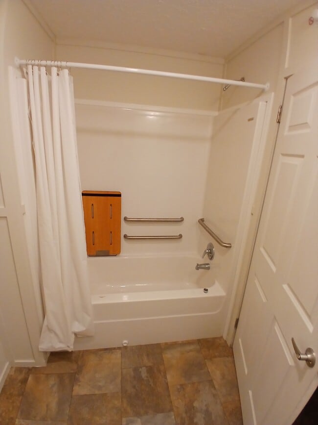 Photo - 920 E North St