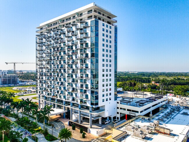 8500 NW 52nd St Doral, FL, 33166 - 5250 Paseo