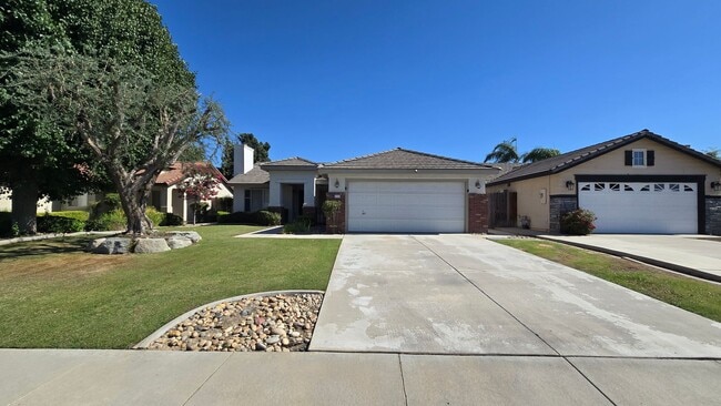Building Photo - 8719 Starfish Dr