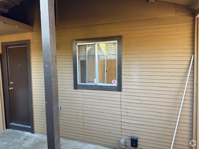 Building Photo - 115-112 Poplar Ave Rental