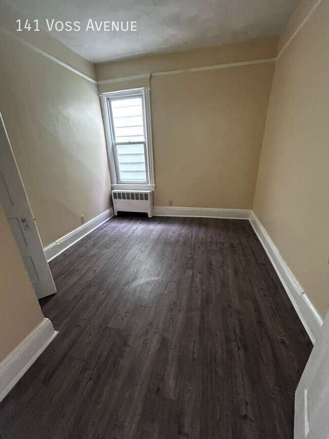 Photo - 141 Voss Ave