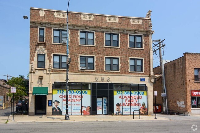 Building Photo - 821 W Diversey Pkwy Unit 6C Rental