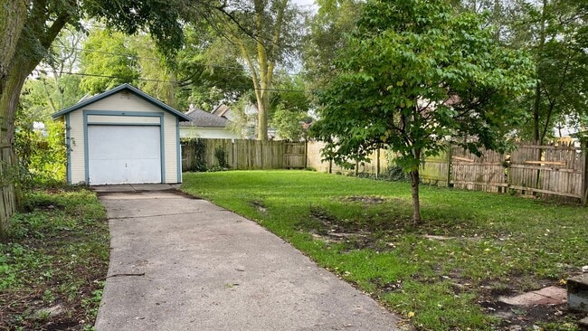 Photo - Spacious 2 Bedroom Southside Holland