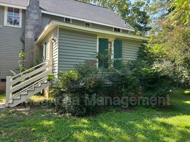 228 Bragg St