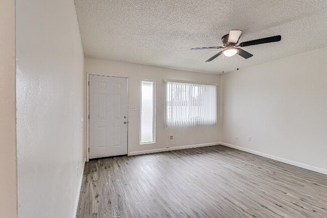 Photo - 1013 Mira Loma Dr